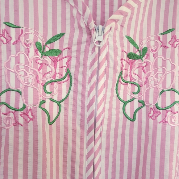 Country Store Pink & White Candy Striped Floral Embroidered House Dress Robe M - Picture 3 of 6